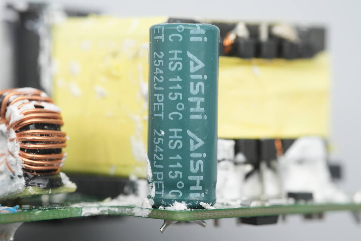 Teardown of Huntkey 140W GaN Charger (HKC14028050-0B1)-Chargerlab