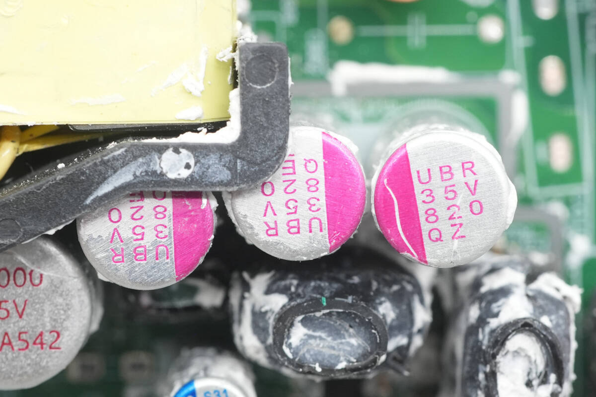 Teardown of Huntkey 140W GaN Charger (HKC14028050-0B1)-Chargerlab