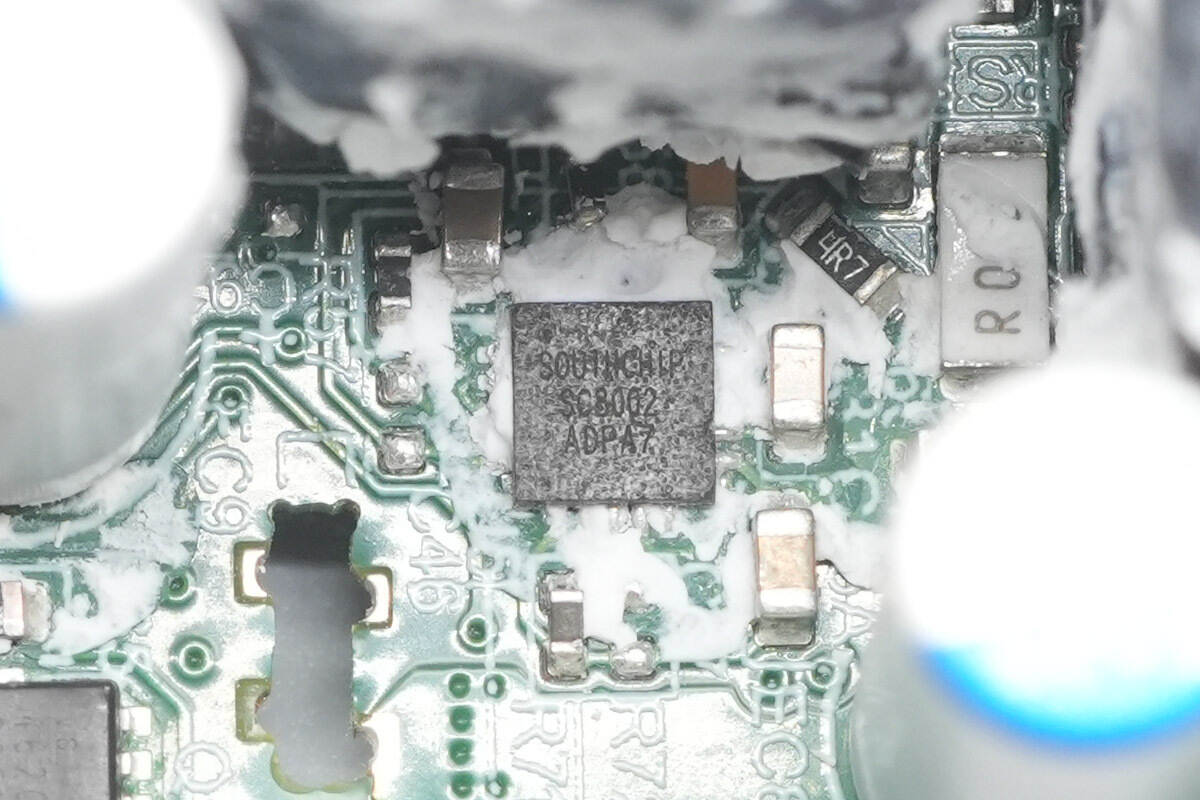 Teardown of Huntkey 140W GaN Charger (HKC14028050-0B1)-Chargerlab