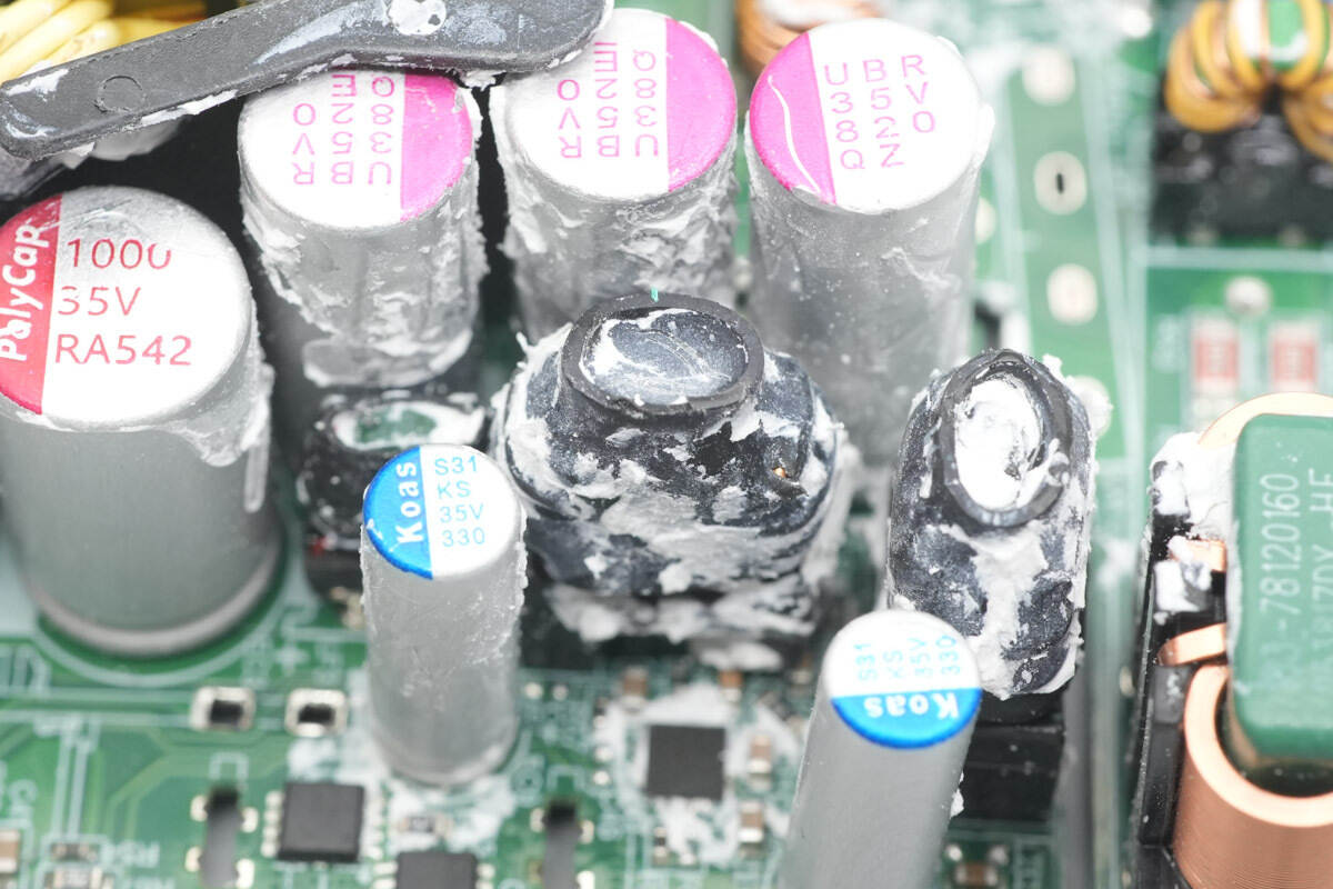 Teardown of Huntkey 140W GaN Charger (HKC14028050-0B1)-Chargerlab