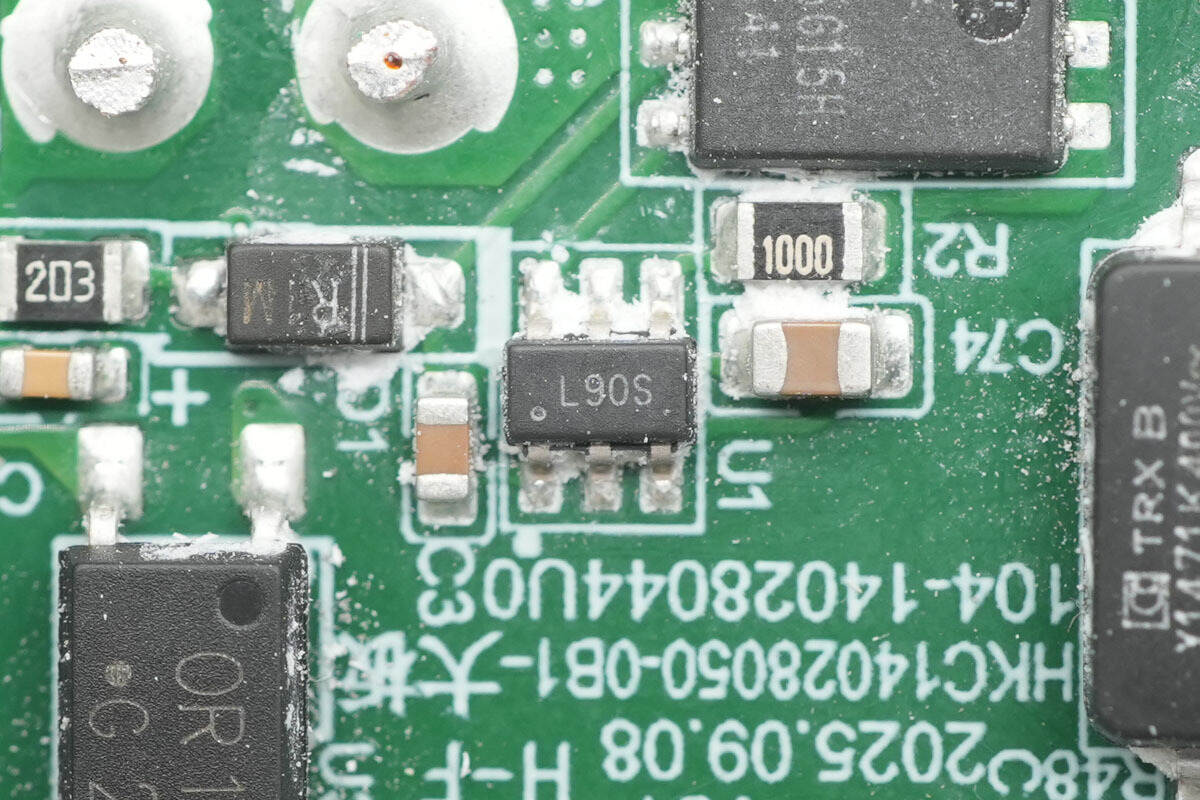 Teardown of Huntkey 140W GaN Charger (HKC14028050-0B1)-Chargerlab