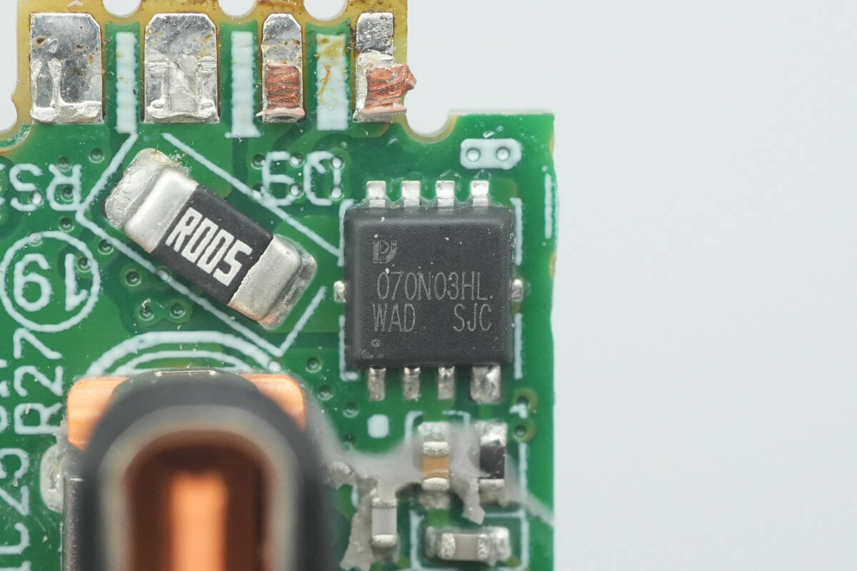 Teardown of Huawei SuperCharge 66W GaN Charger for Mate 80 (HW-110600C05)-Chargerlab