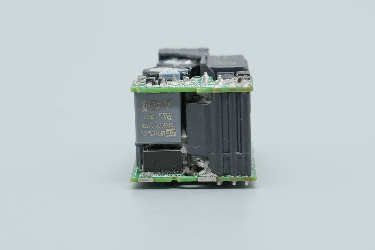 Teardown of Huawei SuperCharge 66W GaN Charger for Mate 80 (HW-110600C05)-Chargerlab