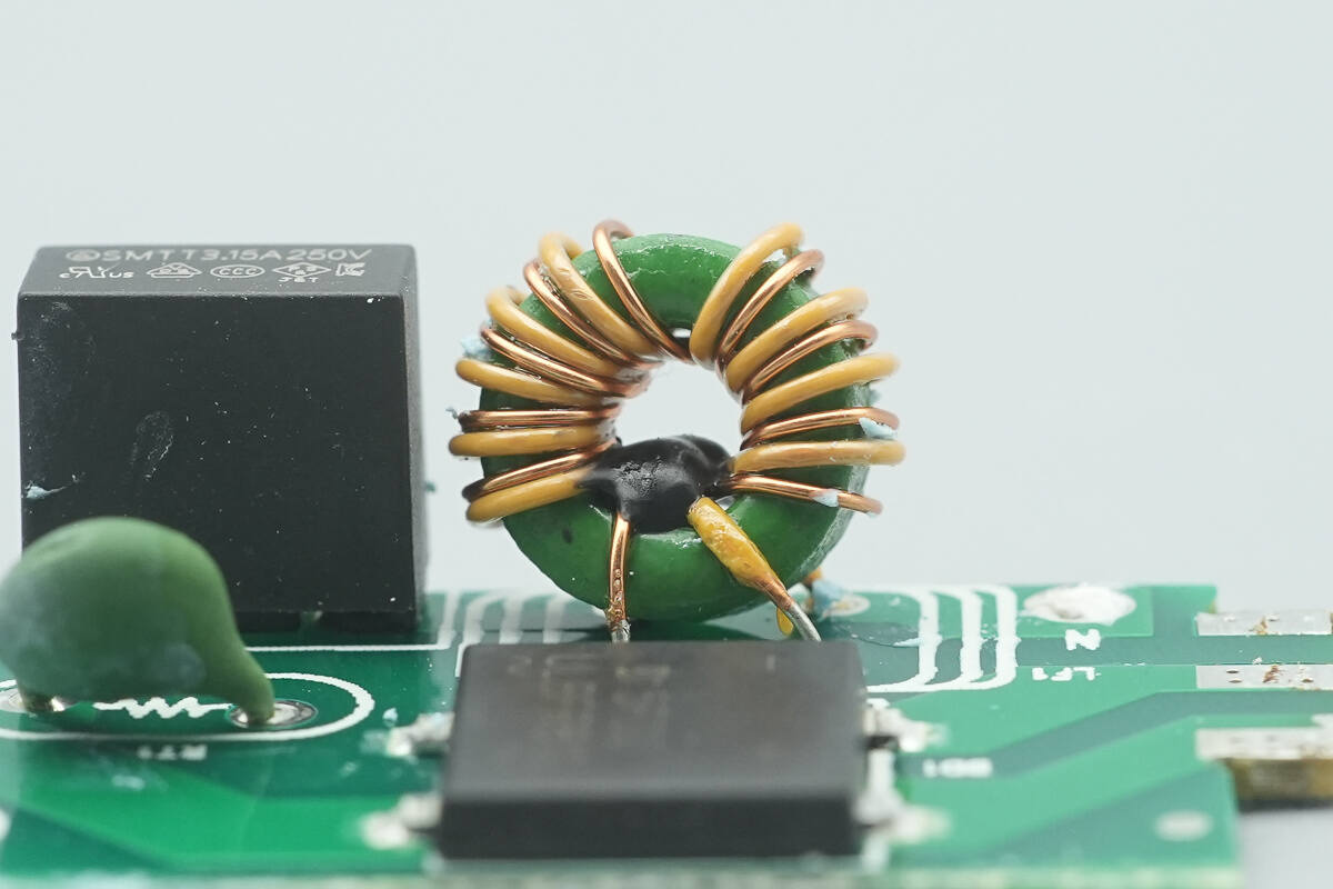 Teardown of Belkin BoostCharge Pro Dual USB-C 67W GaN Wall Charger (WCH020yz)-Chargerlab