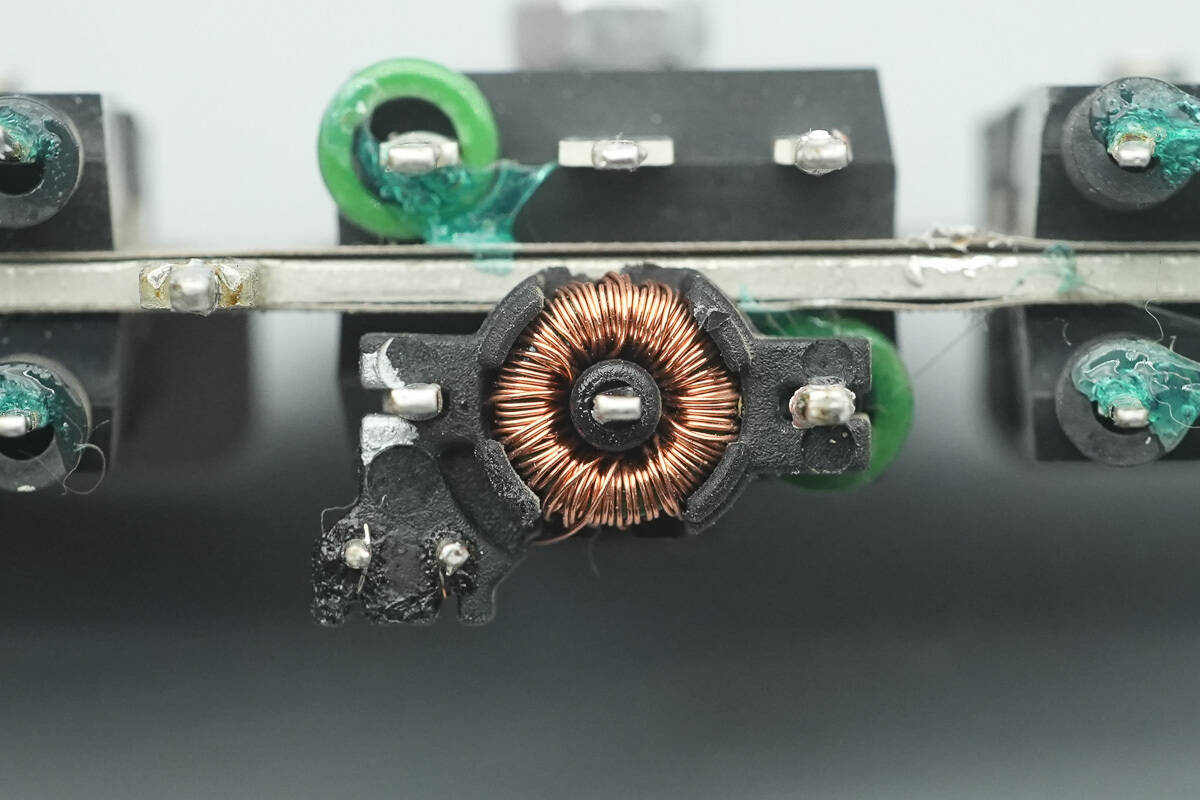 Teardown of GreatWall 3000W Platinum CRPS Power Supply (GW-CRPS3000L5R)-Chargerlab