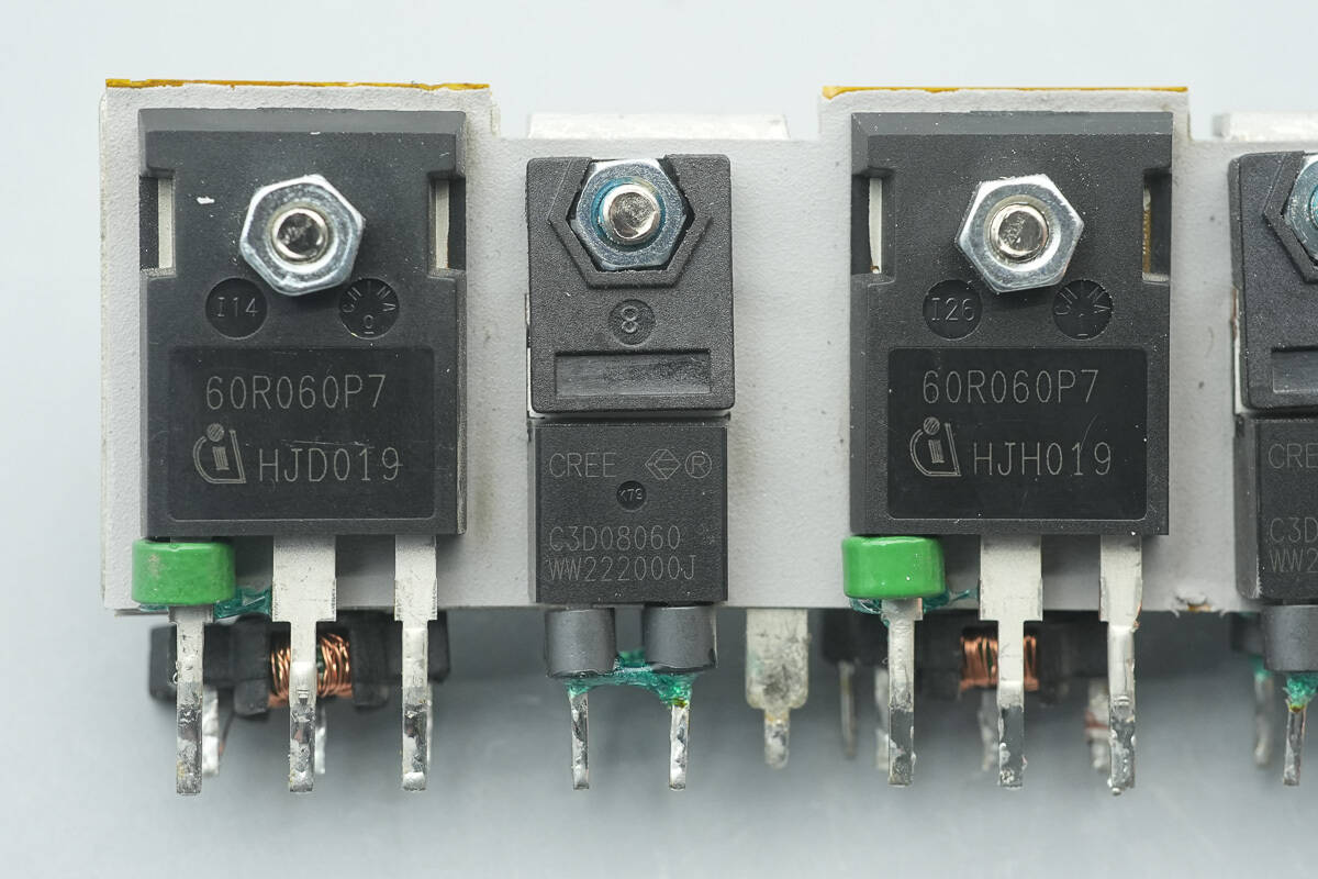 Teardown of GreatWall 3000W Platinum CRPS Power Supply (GW-CRPS3000L5R)-Chargerlab