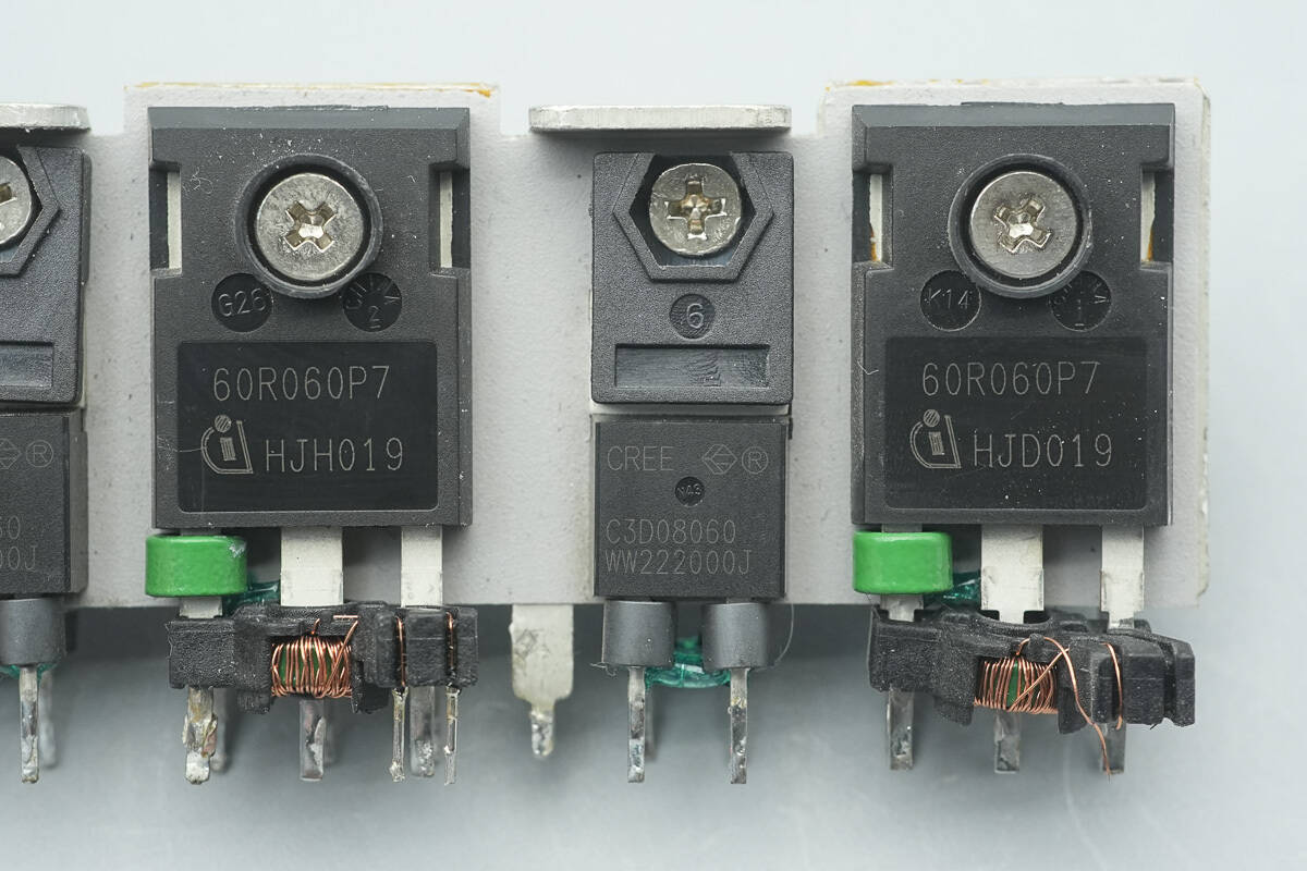 Teardown of GreatWall 3000W Platinum CRPS Power Supply (GW-CRPS3000L5R)-Chargerlab