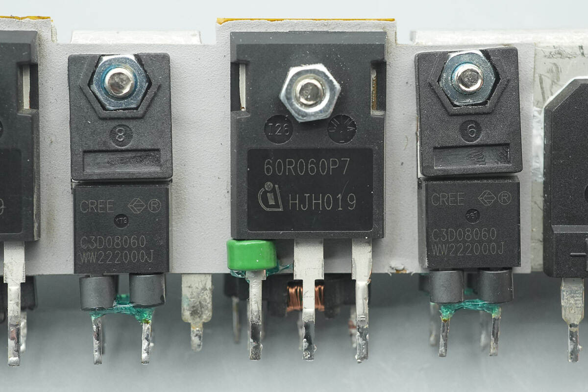 Teardown of GreatWall 3000W Platinum CRPS Power Supply (GW-CRPS3000L5R)-Chargerlab