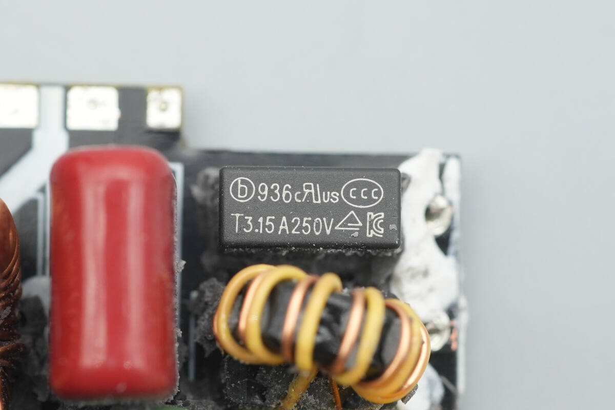 Teardown of Baseus PicoGo AH11 140W GaN Fast Charger (E01207)-Chargerlab