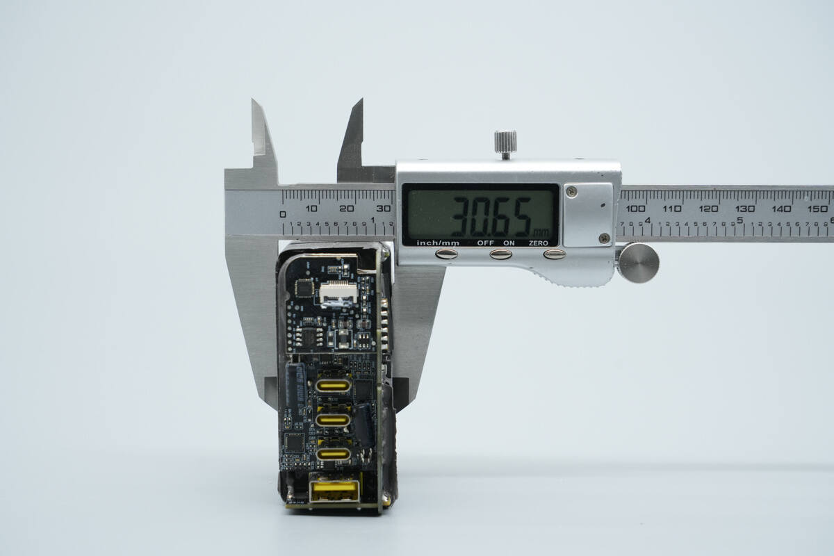 Teardown of Baseus PicoGo AH11 140W GaN Fast Charger (E01207)-Chargerlab