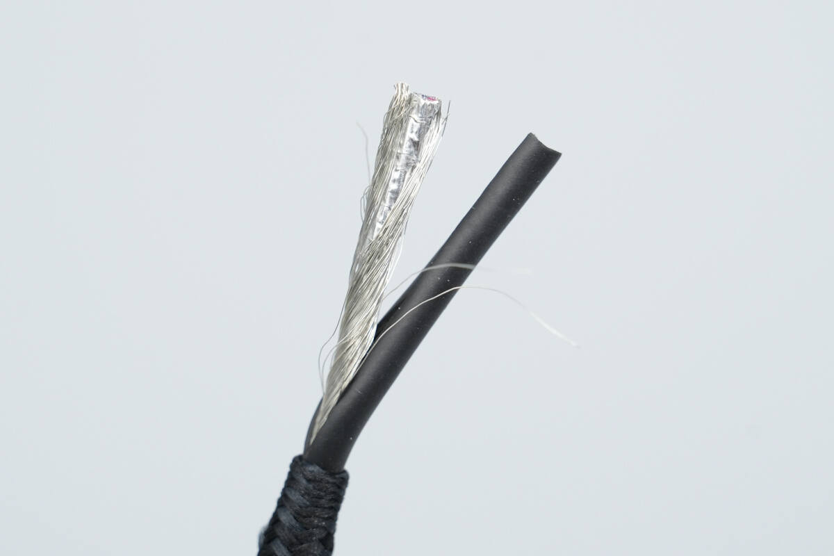 Teardown of Belkin BoostCharge Pro 140W Braided USB-C to Dual USB-C Cable (CAC004)-Chargerlab