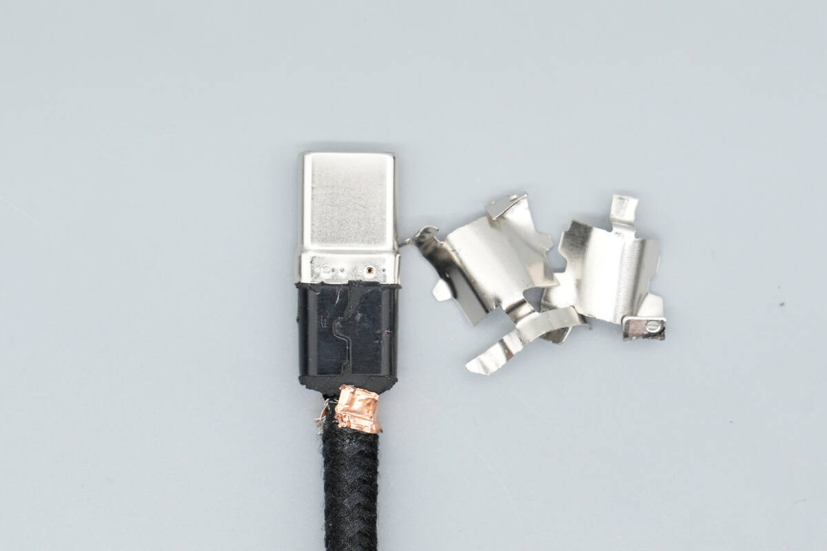 Teardown of Belkin BoostCharge Pro 140W Braided USB-C to Dual USB-C Cable (CAC004)-Chargerlab