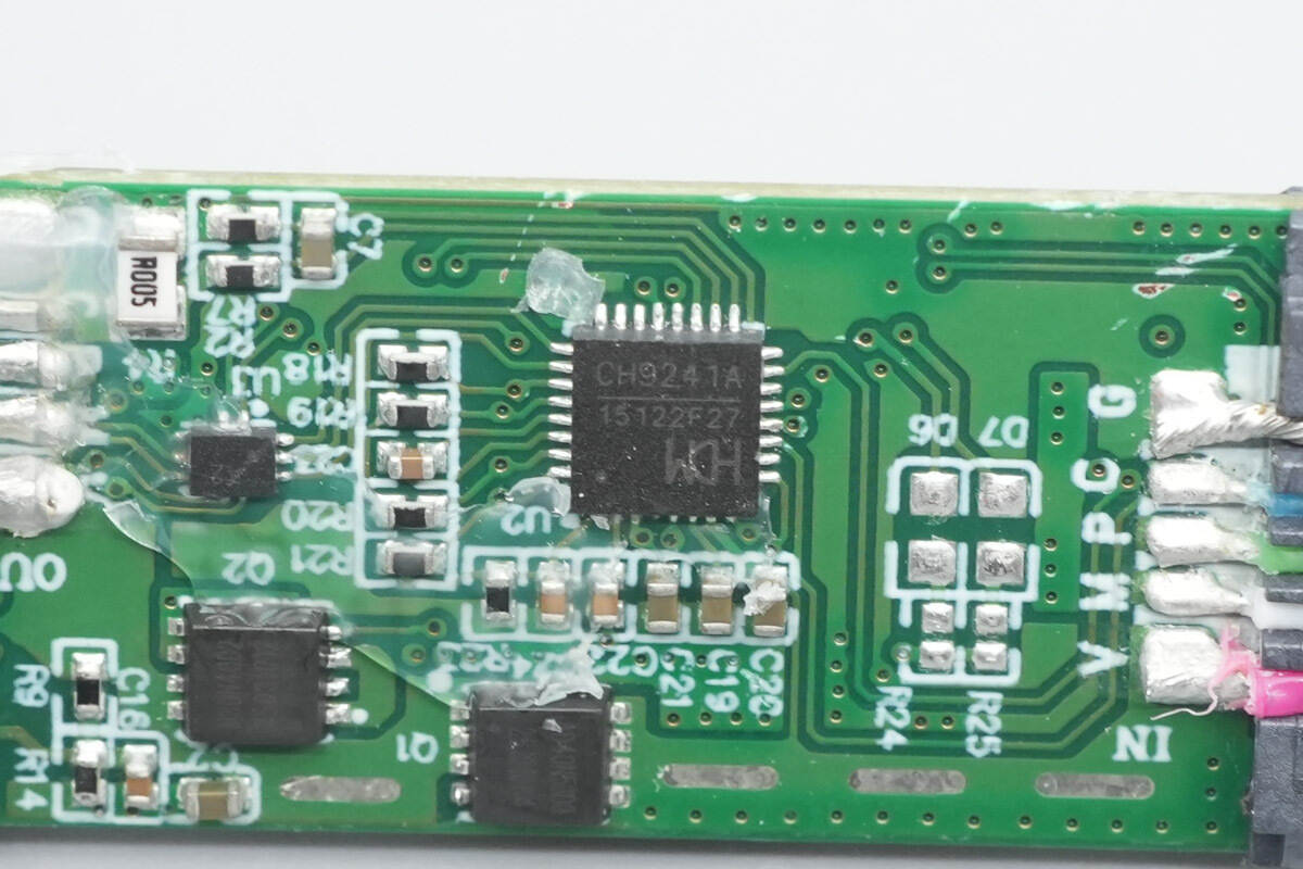 Teardown of Belkin BoostCharge Pro 140W Braided USB-C to Dual USB-C Cable (CAC004)-Chargerlab