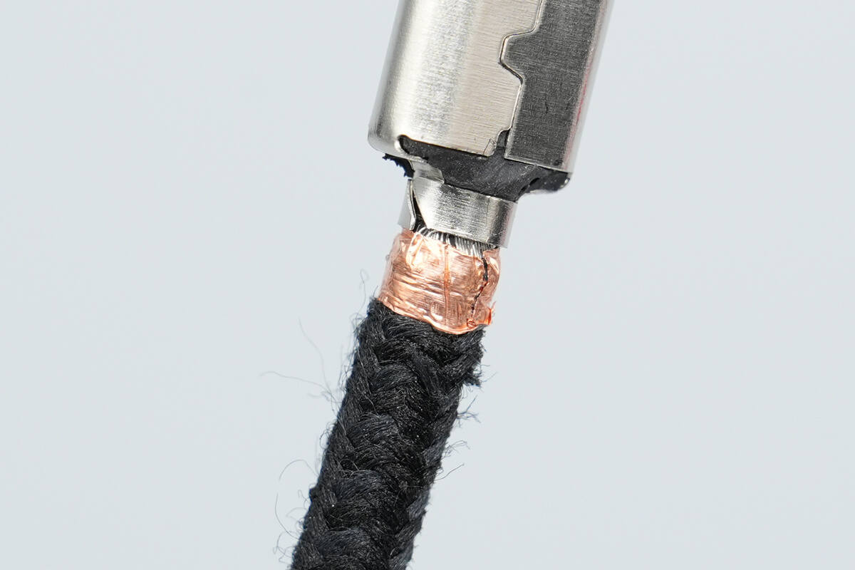 Teardown of Belkin BoostCharge Pro 140W Braided USB-C to Dual USB-C Cable (CAC004)-Chargerlab