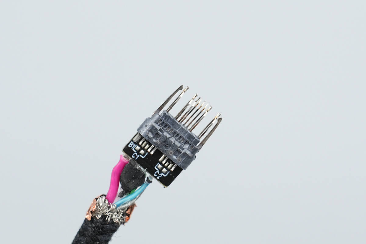 Teardown of Belkin BoostCharge Pro 140W Braided USB-C to Dual USB-C Cable (CAC004)-Chargerlab