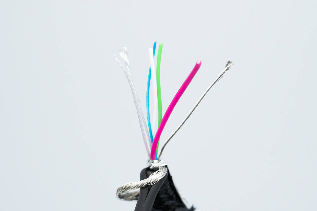 Teardown of Belkin BoostCharge Pro 140W Braided USB-C to Dual USB-C Cable (CAC004)-Chargerlab