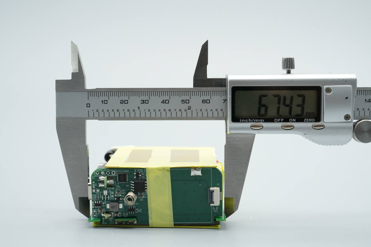 Teardown of Highsay C1 Pro 140W Ultra Charger-Chargerlab