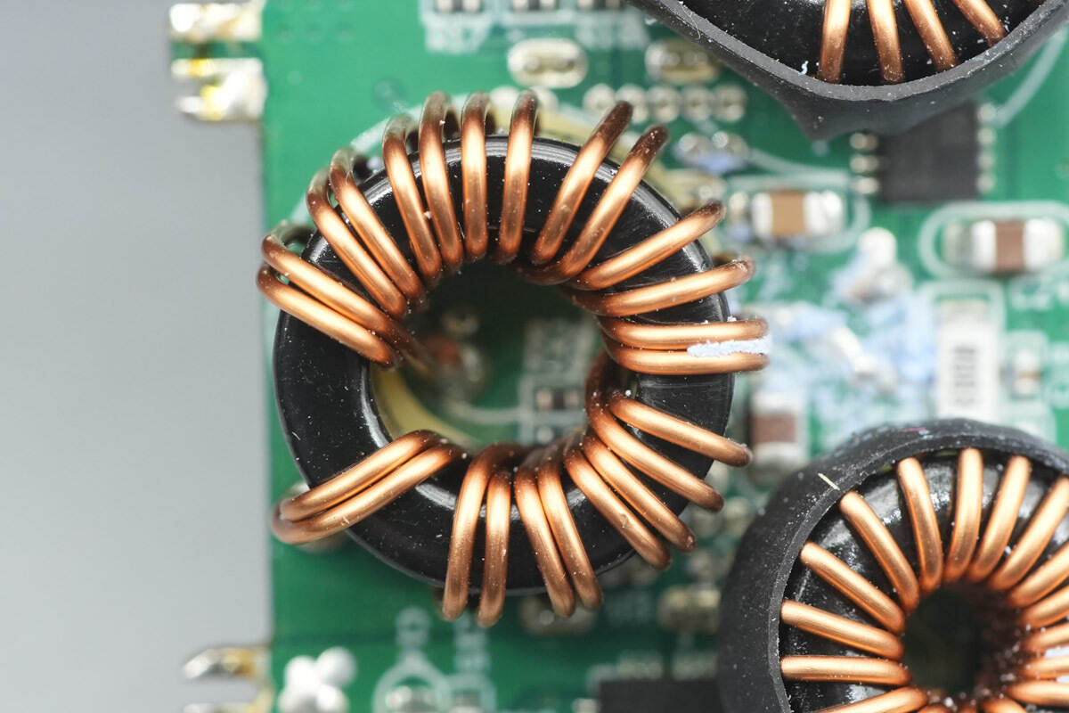 Teardown of Highsay C1 Pro 140W Ultra Charger-Chargerlab