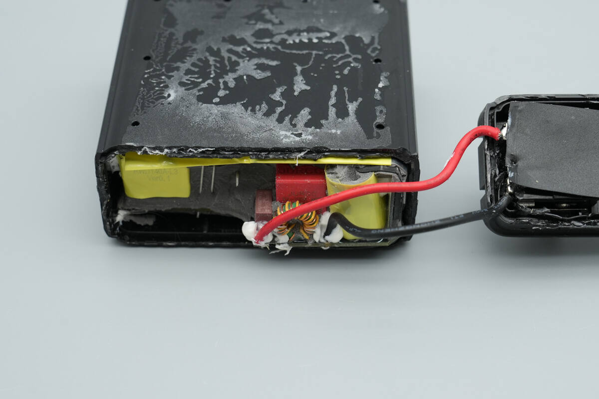 Teardown of Pisen 160W 4-USB-C GaN Charger (TP-C81)-Chargerlab