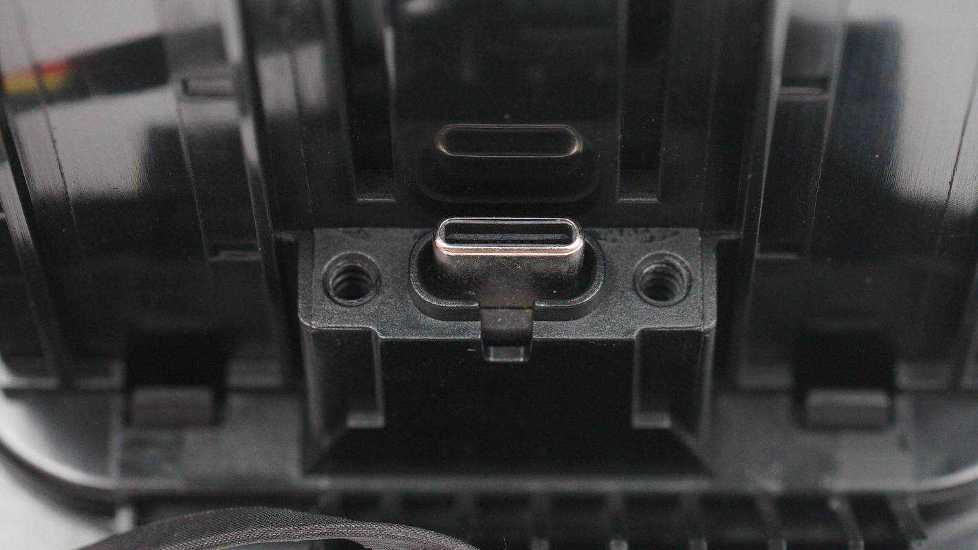 Teardown of DJI Power 1000 Mini Power Station (DYM1000M)-Chargerlab