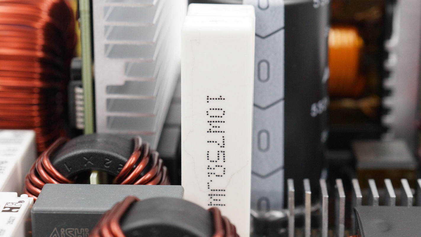 Teardown of DJI Power 1000 Mini Power Station (DYM1000M)-Chargerlab