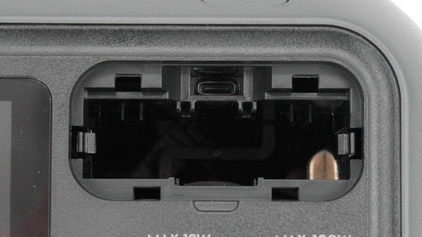 Teardown of DJI Power 1000 Mini Power Station (DYM1000M)-Chargerlab