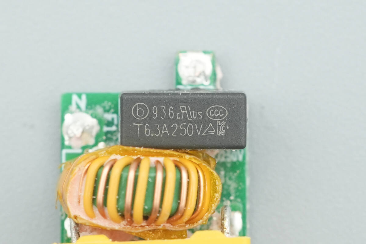 Teardown of Anker Prime 160W Charger with Smart Display (A2687)-Chargerlab