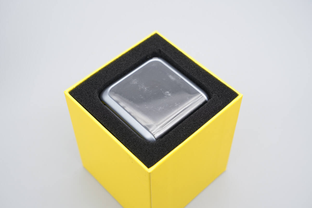 Teardown of AOHi THE FUTURE AI PD GaN+ 170W 3-Port LED Display Fast Car Charger (AOC-S009)-Chargerlab