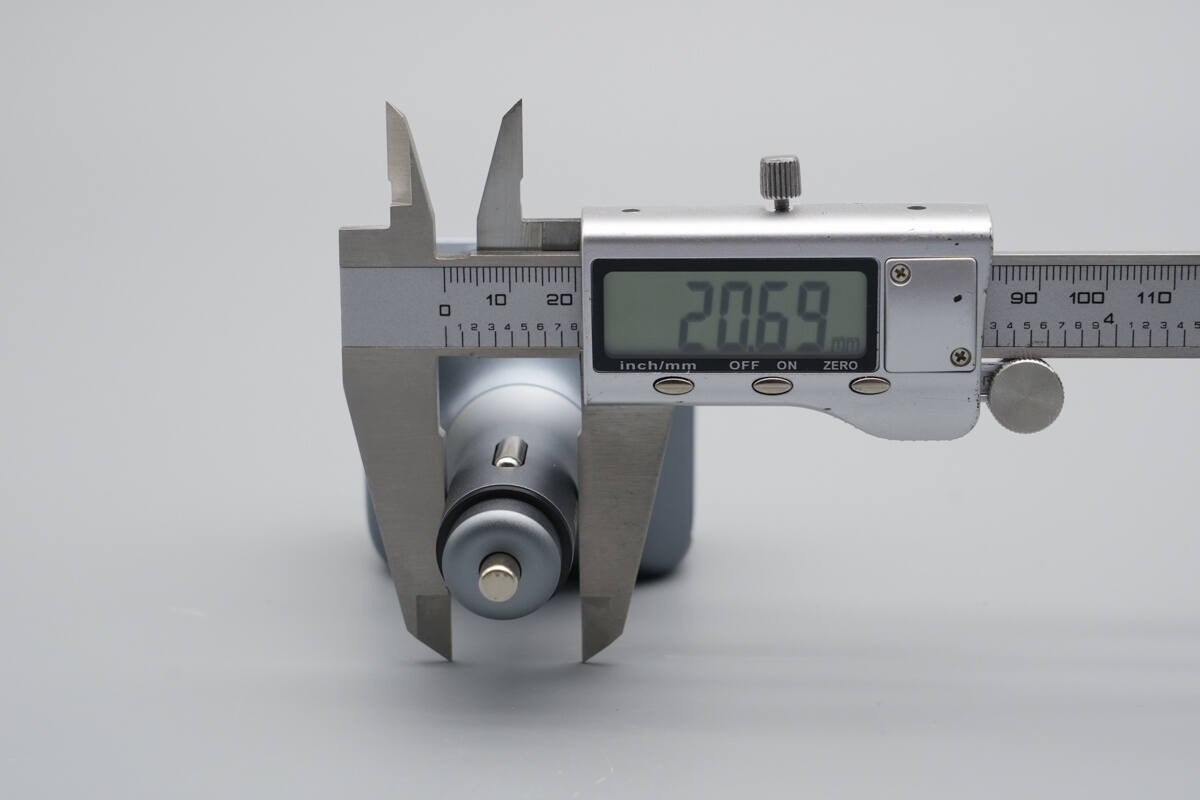 Teardown of AOHi THE FUTURE AI PD GaN+ 170W 3-Port LED Display Fast Car Charger (AOC-S009)-Chargerlab