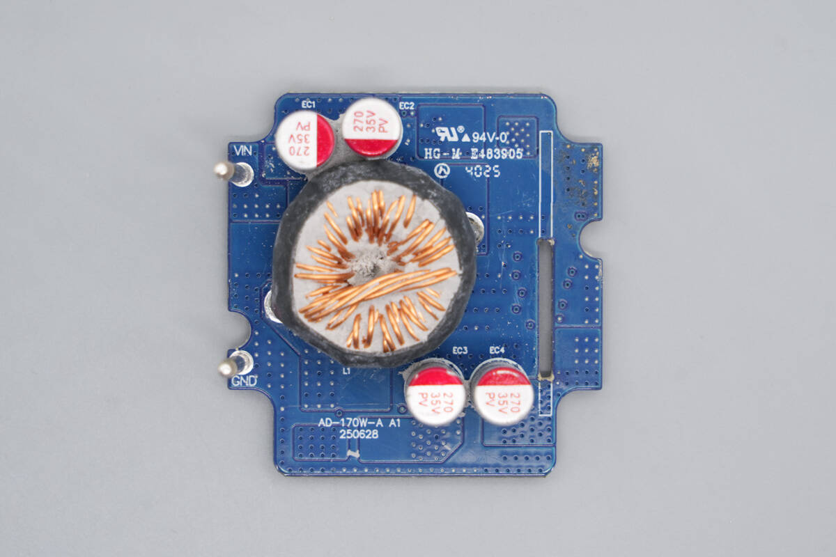 Teardown of AOHi THE FUTURE AI PD GaN+ 170W 3-Port LED Display Fast Car Charger (AOC-S009)-Chargerlab