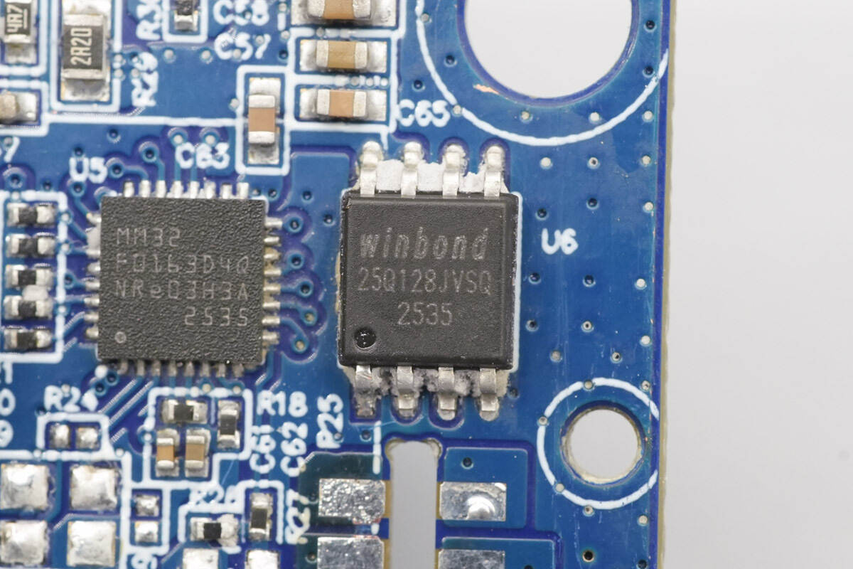 Teardown of AOHi THE FUTURE AI PD GaN+ 170W 3-Port LED Display Fast Car Charger (AOC-S009)-Chargerlab
