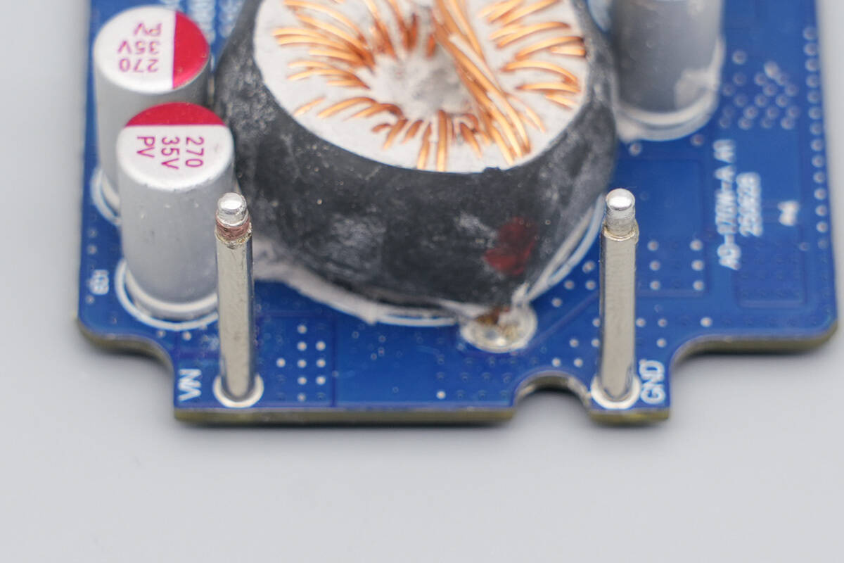 Teardown of AOHi THE FUTURE AI PD GaN+ 170W 3-Port LED Display Fast Car Charger (AOC-S009)-Chargerlab