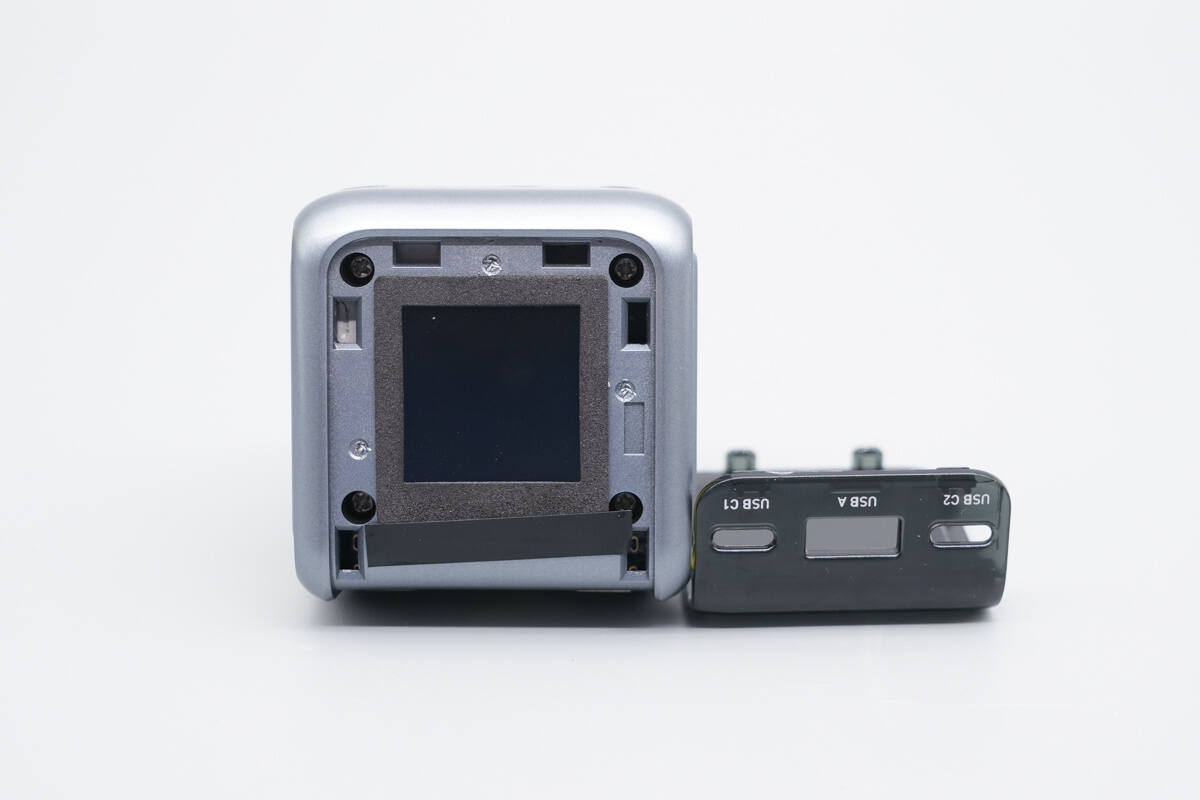 Teardown of AOHi THE FUTURE AI PD GaN+ 170W 3-Port LED Display Fast Car Charger (AOC-S009)-Chargerlab