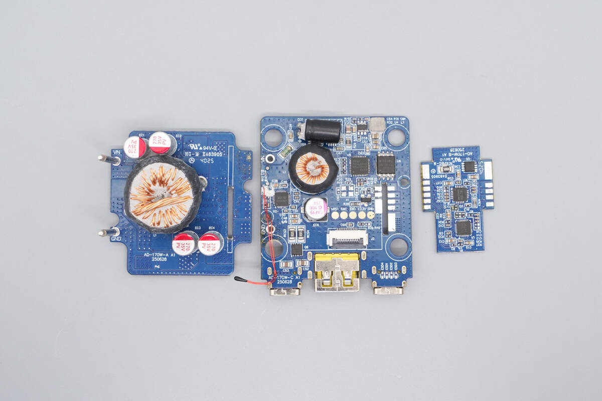 Teardown of AOHi THE FUTURE AI PD GaN+ 170W 3-Port LED Display Fast Car Charger (AOC-S009)-Chargerlab