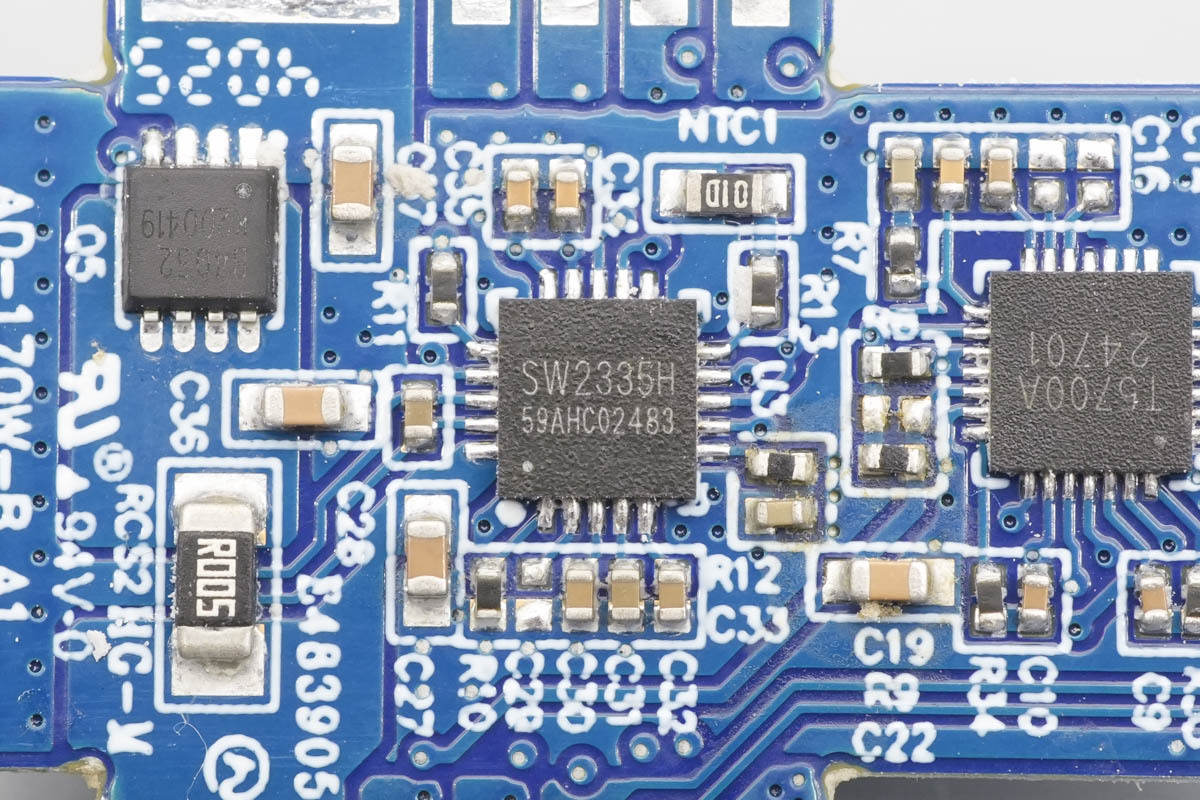 Teardown of AOHi THE FUTURE AI PD GaN+ 170W 3-Port LED Display Fast Car Charger (AOC-S009)-Chargerlab
