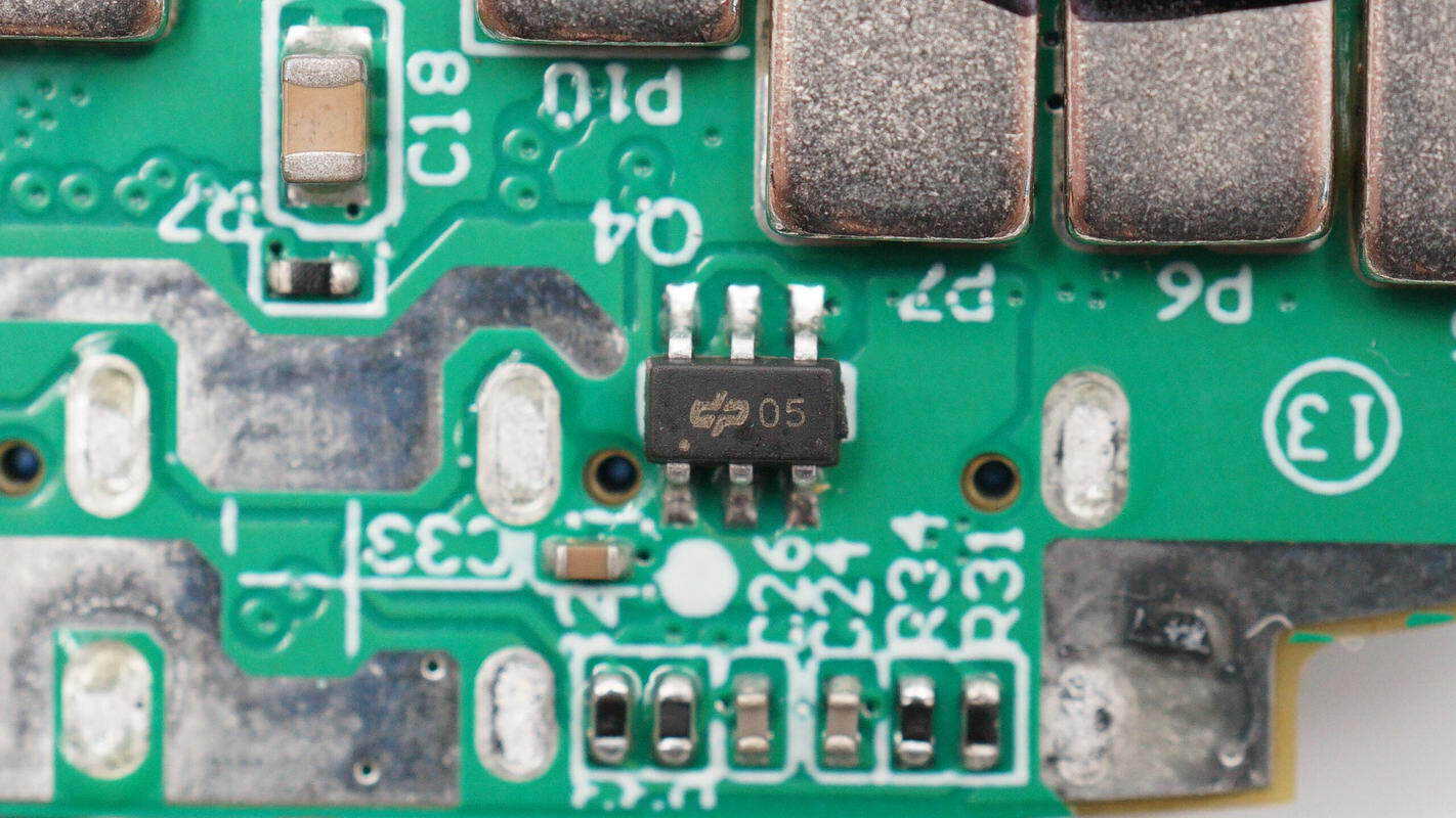 Teardown of Bull 22.5W 10000mAh Semi-Solid State Power Bank (GNV-PGA10EB)-Chargerlab