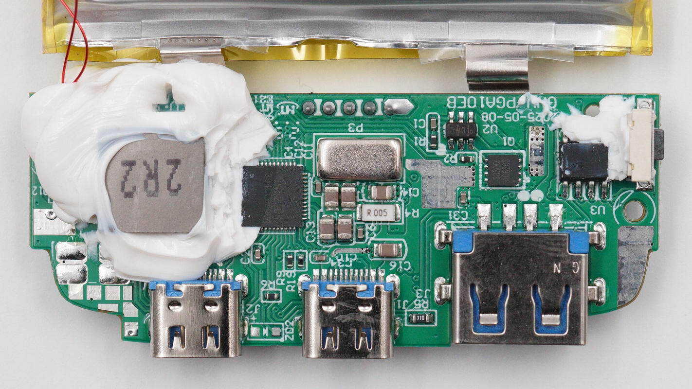 Teardown of Bull 22.5W 10000mAh Semi-Solid State Power Bank (GNV-PGA10EB)-Chargerlab