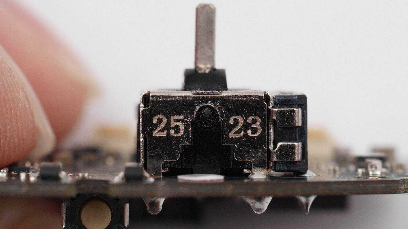 Teardown of DJI Osmo Mobile 8 (DS308)-Chargerlab