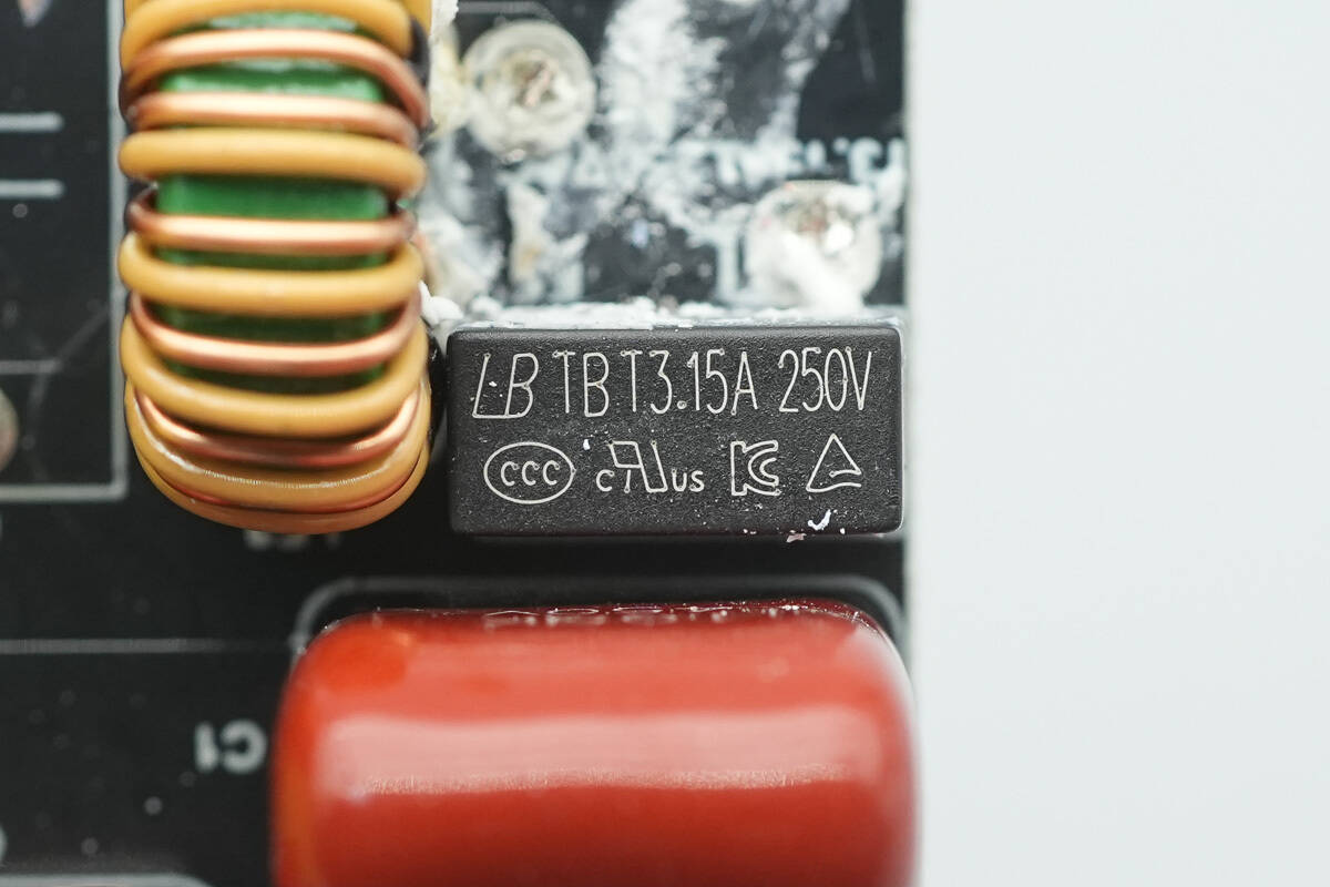 Teardown of Xiaomi 140W 8-in-1 Desktop Charging Station (XMCDZ-03QM)-Chargerlab