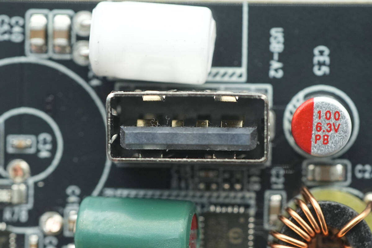 Teardown of Xiaomi 140W 8-in-1 Desktop Charging Station (XMCDZ-03QM)-Chargerlab