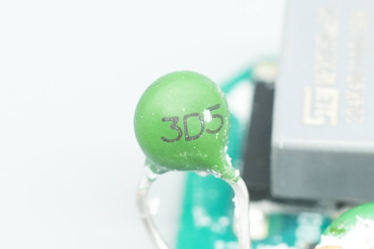 Teardown of CUKTECH 6 90W Mini GaN Charger (AD653)-Chargerlab