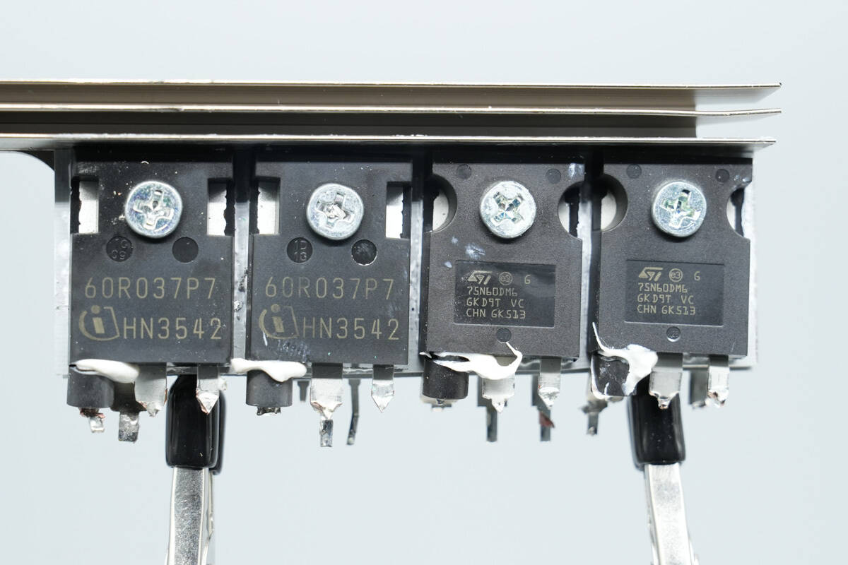 Teardown of Aohai Technology 3200W 80 PLUS Titanium Server Power Supply (AH-CRPS3200A1A)-Chargerlab