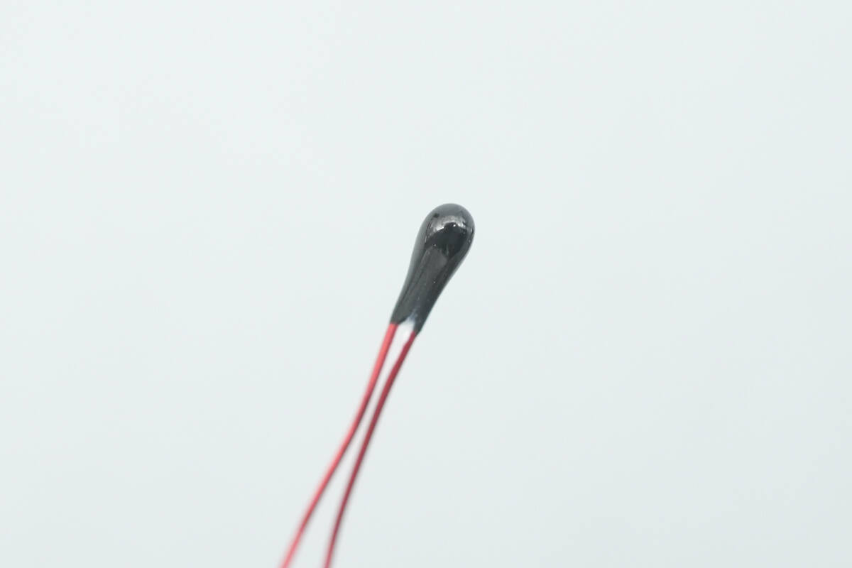 Teardown of Momax 10000mAh Semi-Solid State Magnetic Power Bank (IP163Q22)-Chargerlab