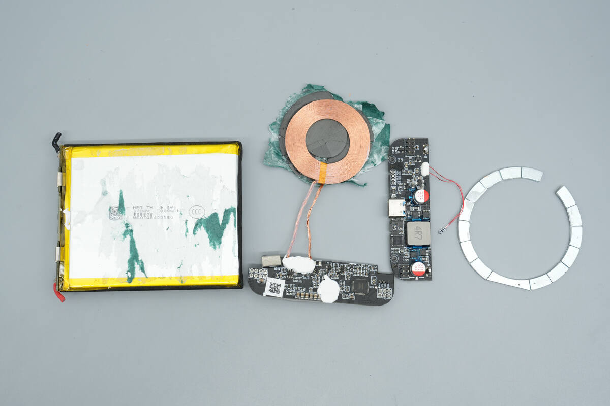 Teardown of Momax 10000mAh Semi-Solid State Magnetic Power Bank (IP163Q22)-Chargerlab