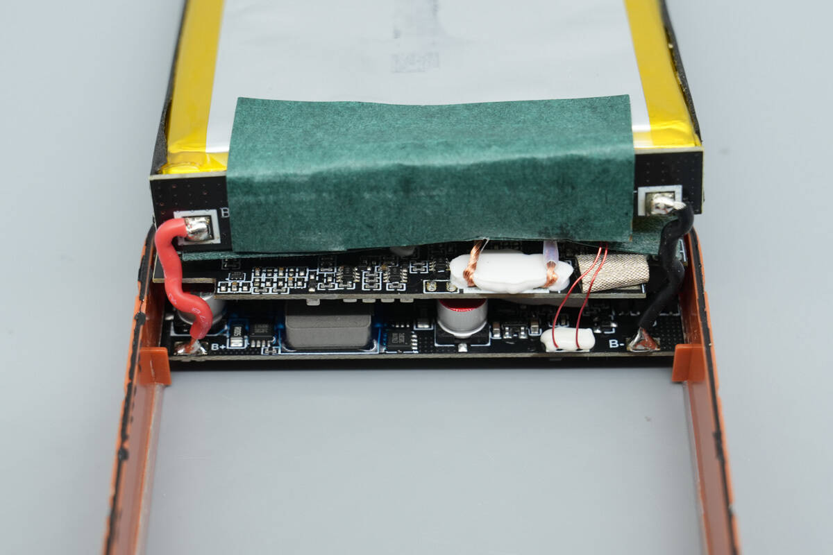 Teardown of Momax 10000mAh Semi-Solid State Magnetic Power Bank (IP163Q22)-Chargerlab