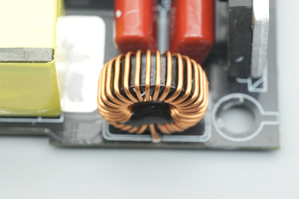 Teardown of Lenovo thinkplus FLUXO 150W GaN Desktop Charging Station (CSFO150A4)-Chargerlab