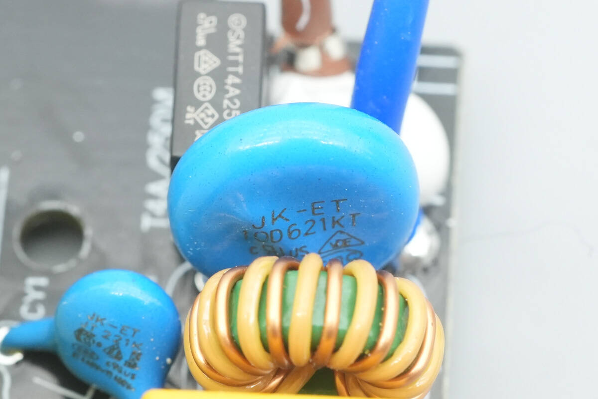 Teardown of Lenovo thinkplus FLUXO 150W GaN Desktop Charging Station (CSFO150A4)-Chargerlab