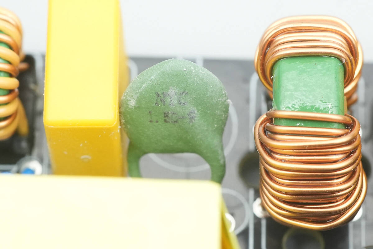 Teardown of Lenovo thinkplus FLUXO 150W GaN Desktop Charging Station (CSFO150A4)-Chargerlab