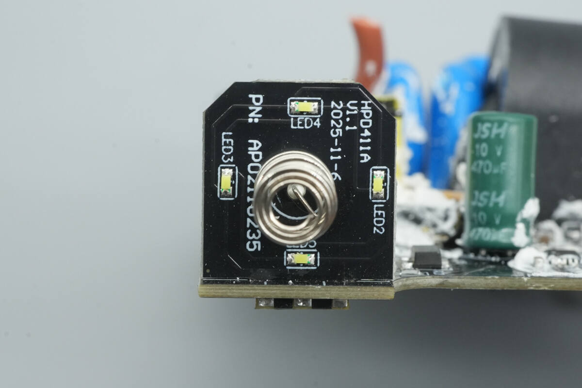 Teardown of Lenovo thinkplus FLUXO 150W GaN Desktop Charging Station (CSFO150A4)-Chargerlab