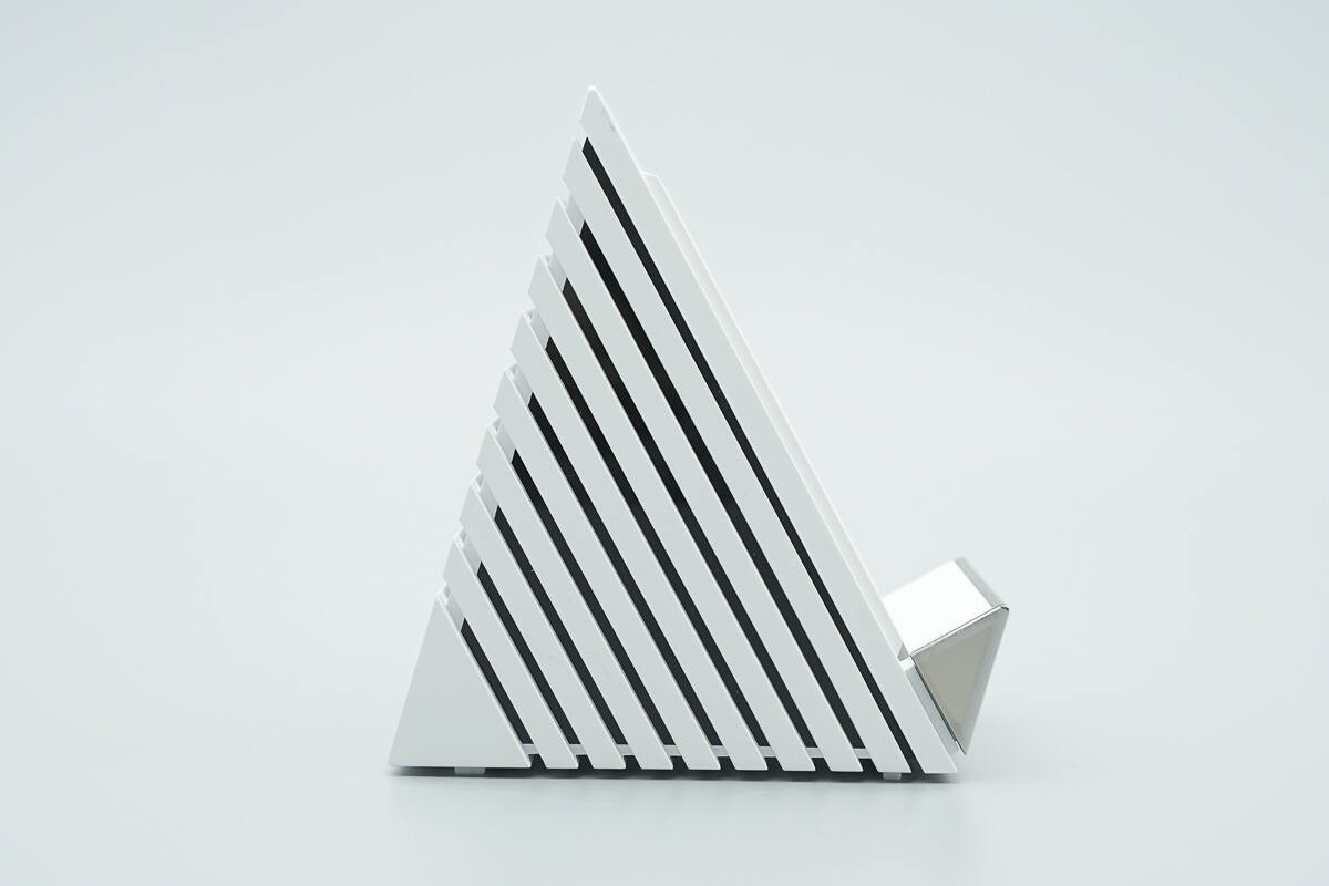 Teardown of Meizu PANDAER 66W Vertical Air-cooled Wireless Charger (WP06)-Chargerlab